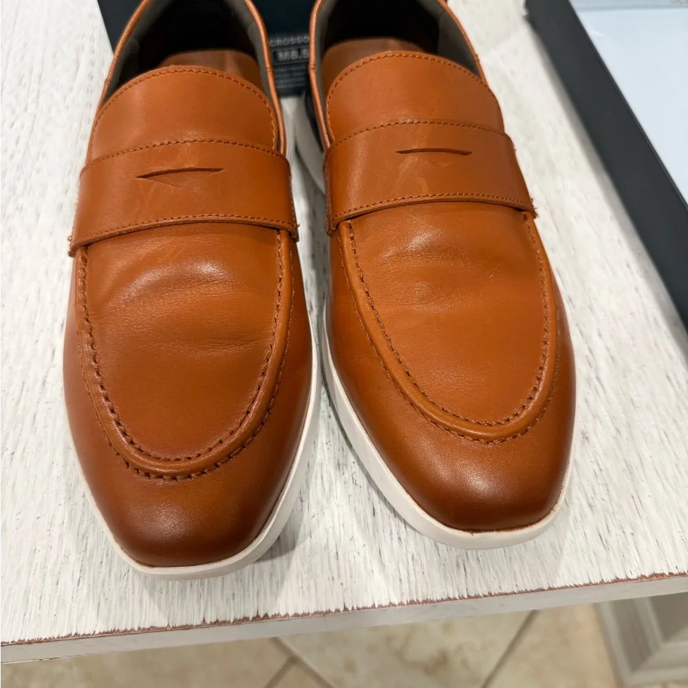Wolf & Shephers Men’s Crossover Loafer